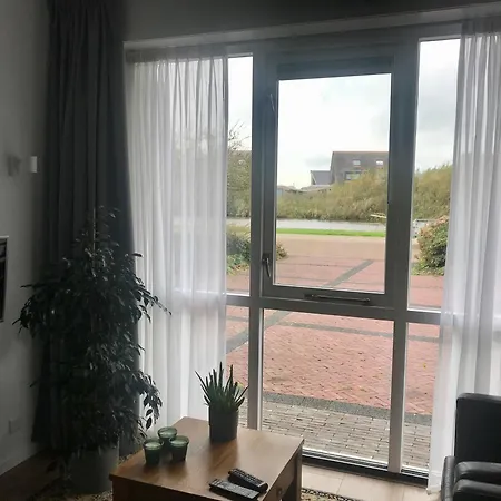 Gastenverblijf Villa Buitenplaats Wergea Contactloos Inchecken Naarderburen Exterior photo