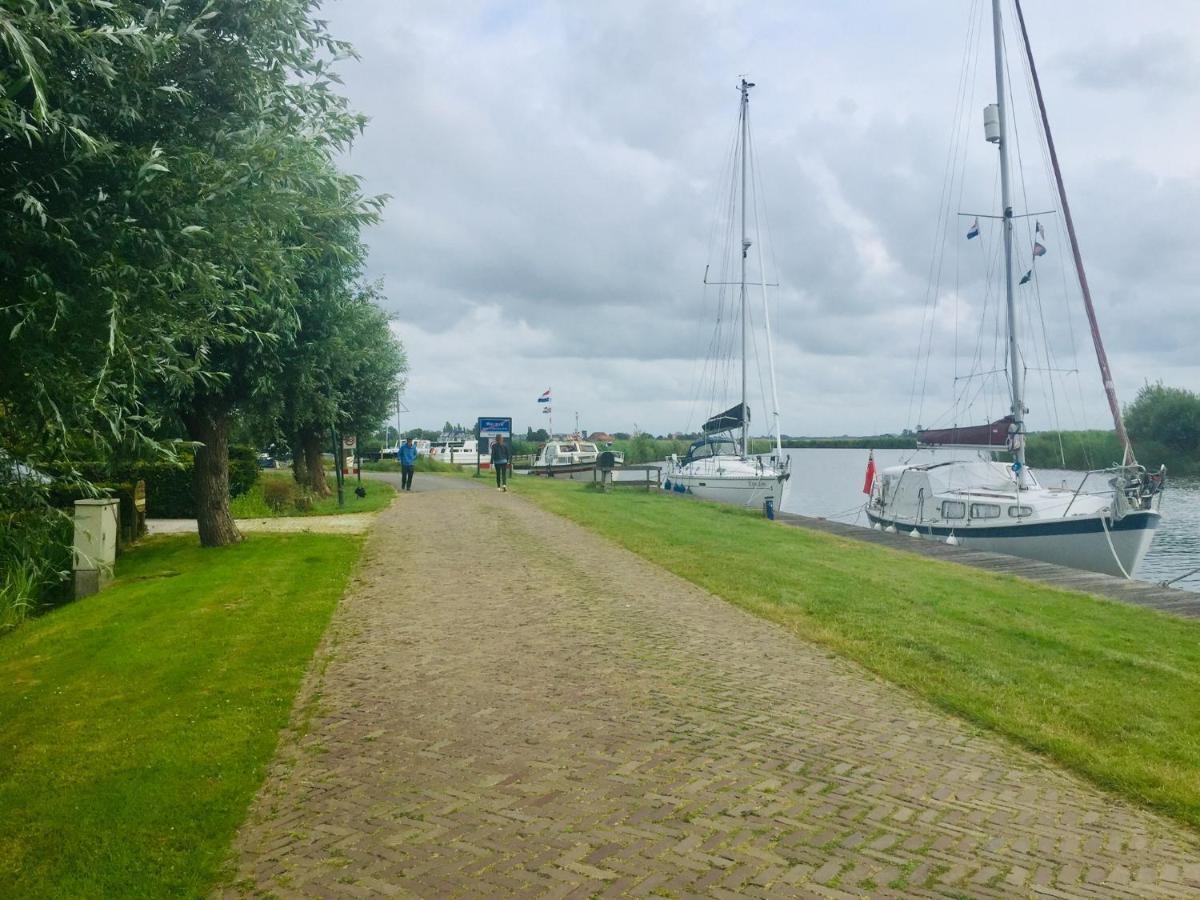 Buitenplaats Wergea Contactloos Inchecken Séjour chez l'habitant Naarderburen